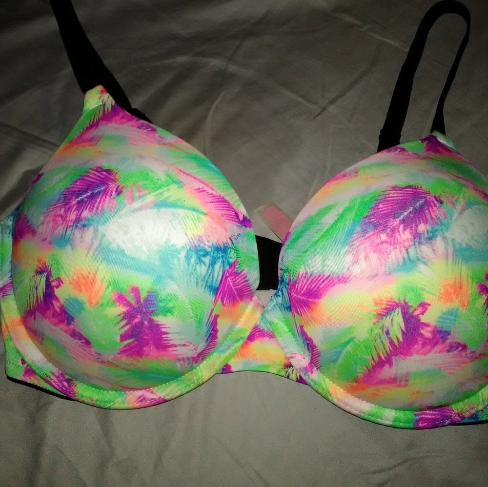 Victorias Secret push up bra 34DD